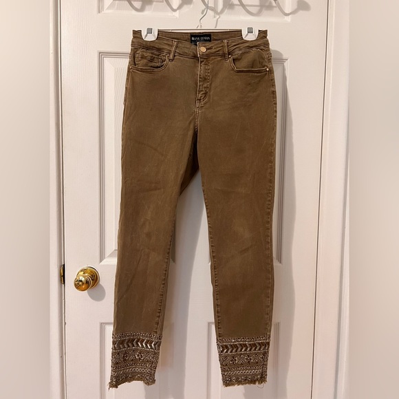 Frank Lyman Montreal taupe jeans w beading & embroidery at hem - Picture 2 of 4